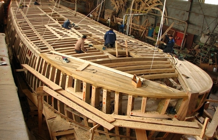 Деревянные суда и вовсе портятся. Деревянные суда и вовсе портятся.