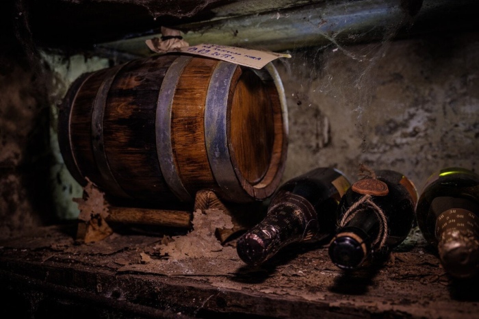 Поить подводников можно только красным сухим вином. |Фото: stylishbag.ru.