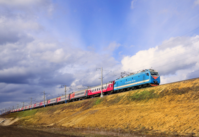 Насыпь не для красоты. |Фото: train-photo.ru.