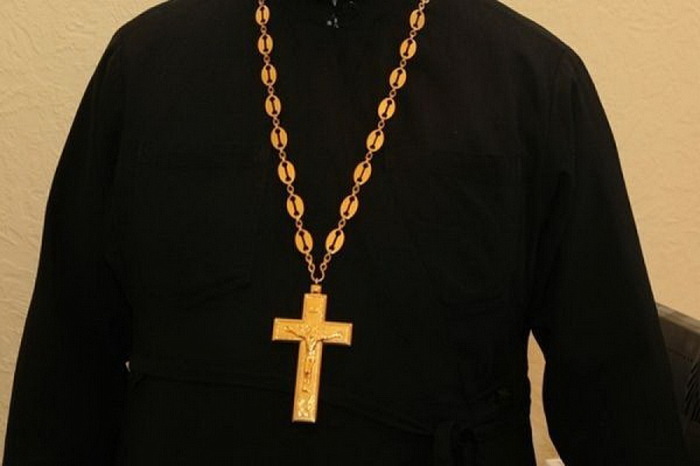 Золотые кресты и одежды: откуда пошла православная атрибутика?