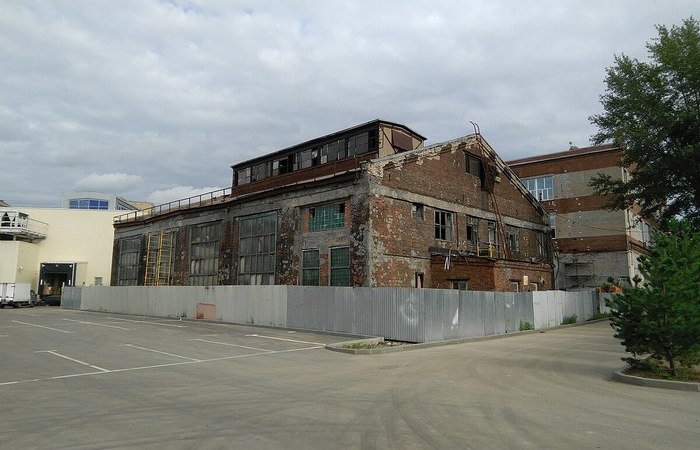 Один из цехов некогда старшейшего и крупнейшего завода. Один из цехов некогда старшейшего и крупнейшего завода.