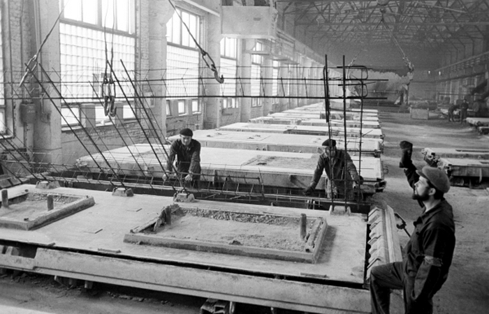 Когда-то цемент лился рекой. Когда-то цемент лился рекой.