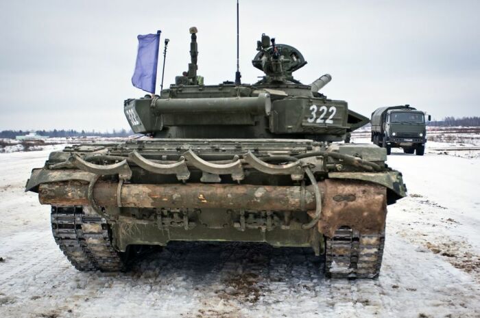 Бревно на современном Т-72. |Фото: rusarmy.com.