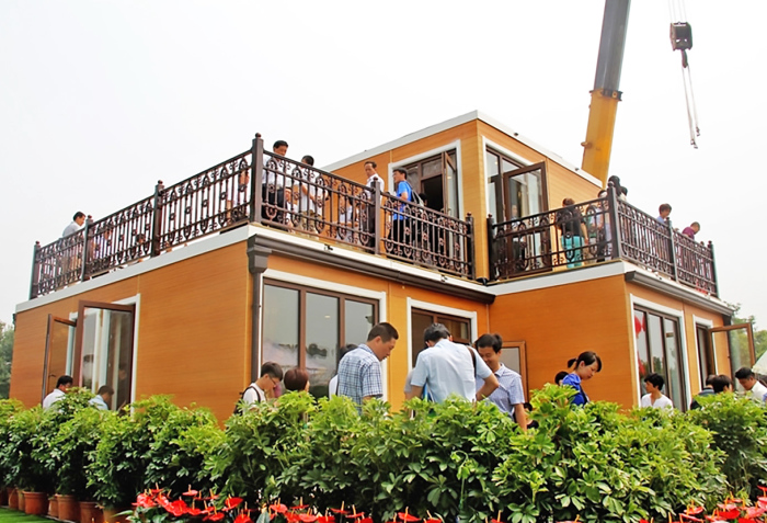 Китайская компания ZhuoDa Group построила двухэтажный дом по технологии 3D-печати всего за три часа.