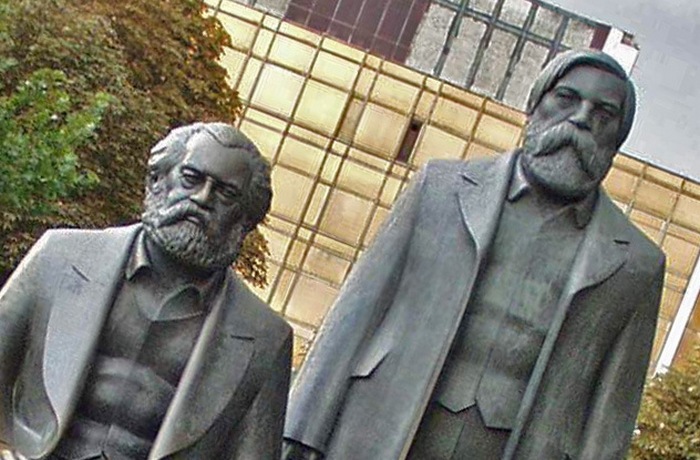 Карл Маркс и Фридрих Энгельс - основатели коммунизма.