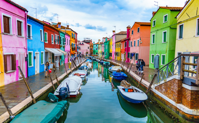 Разноцветный венецианский остров.