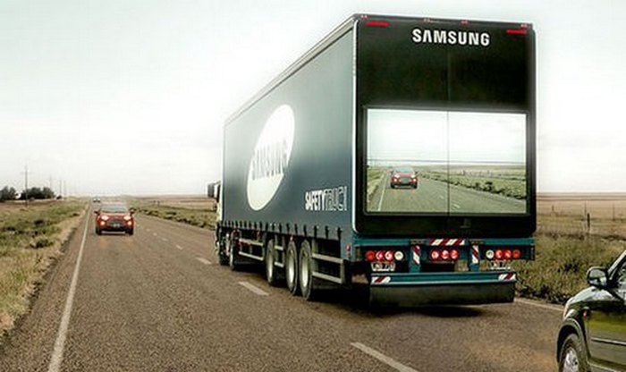 Забавный факт: грузовик Samsung Safety Truck.