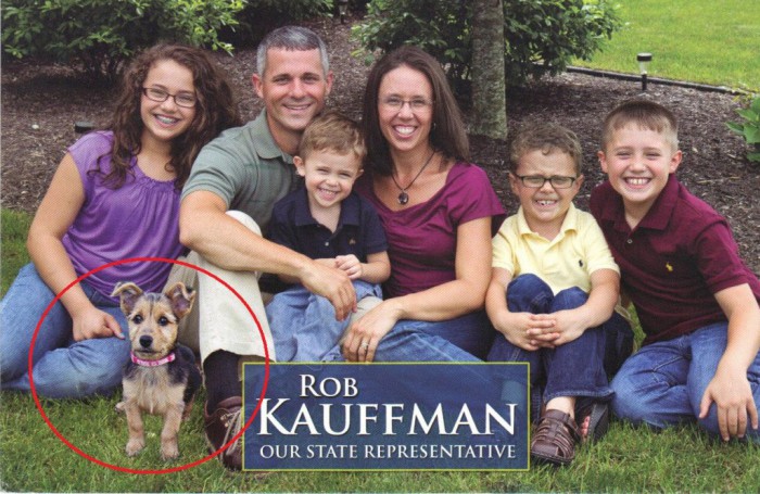 Роб Кауффман с семьёй и пёсиком