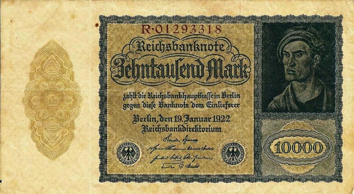 Немецкая рейхсбанкнота в 10 000 марок.