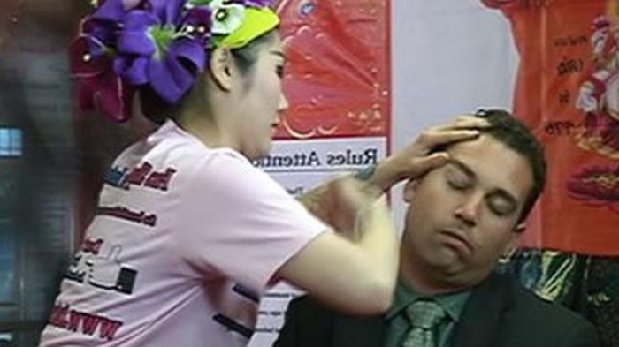 Тайский массаж-избиение.