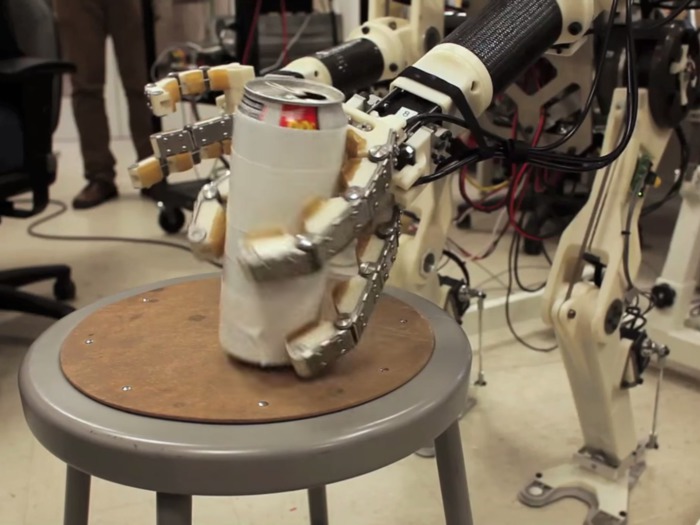  Роботы, приносящие пиво