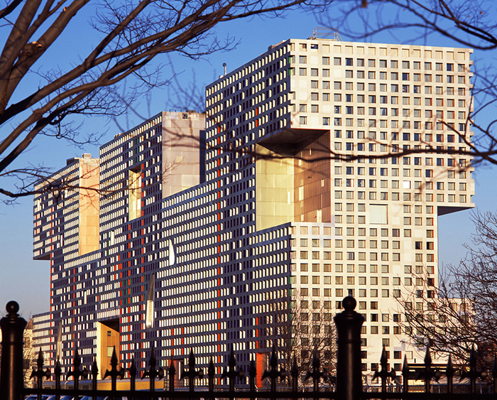 Студенческое общежитие Массачусеттского технологического института «Симмонс Холл» в Бостоне, США