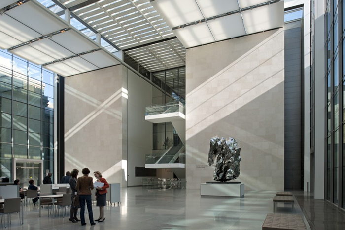 Корпус Нормана Фостера в Музее изящных искусств