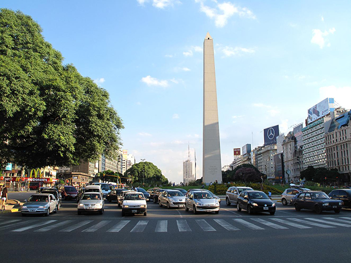 Авенида Нуэве-де-Хулио в Буэнос-Айресе