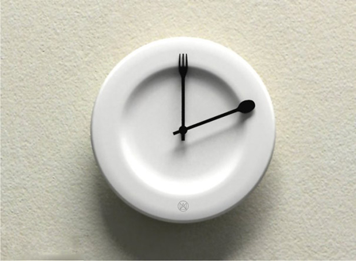 Часы из посуды