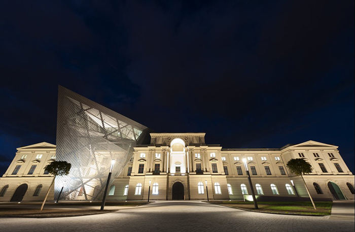 Военно-исторический музей в Дрездене: ночной кадр