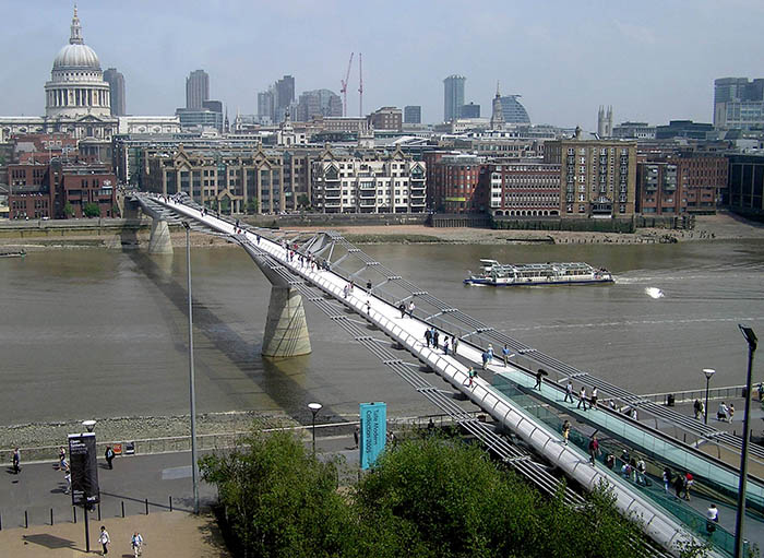 Мост Тысячелетия в Лондоне