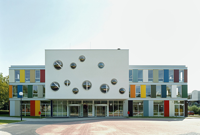 Школа Ниеке в Рурмонде, Голландия
