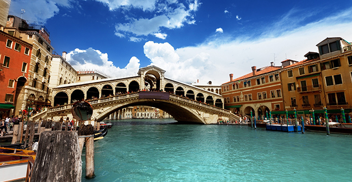 Мост 'Риальто' в Венеции, Италия