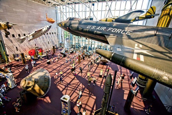 Национальный музей авиации и космонавтики: интерьер помещения
