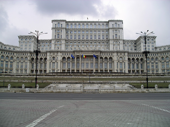 Дворец Парламента в Бухаресте, который стал глупой ошибкой диктатора