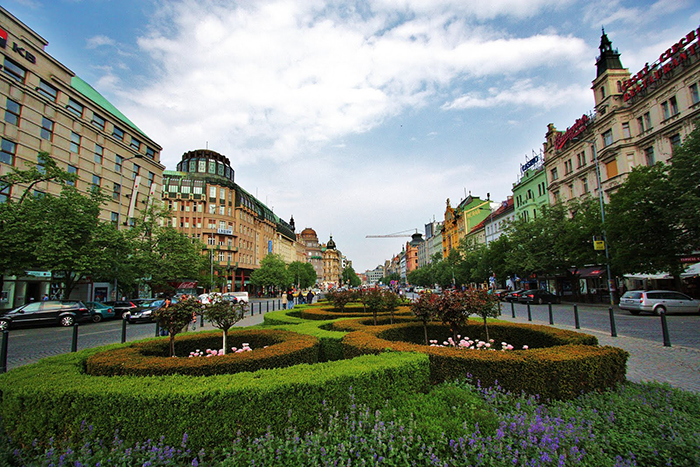 Бульвар на Вацлавской площади в Праге