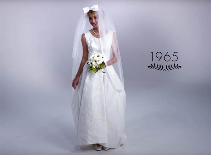 В таких платьях можно было увидеть невест в легендарные 60-е годы прошлого века – ярчайшее десятилетие в истории мировой моды.