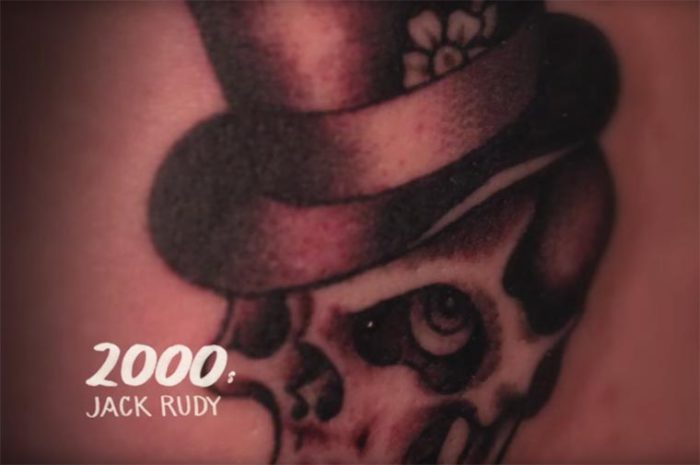 В начале двадцать первого века популярностью пользуются татуировки, изображающие человеческий череп, от мастера Jack Rudy (Джека Руди).