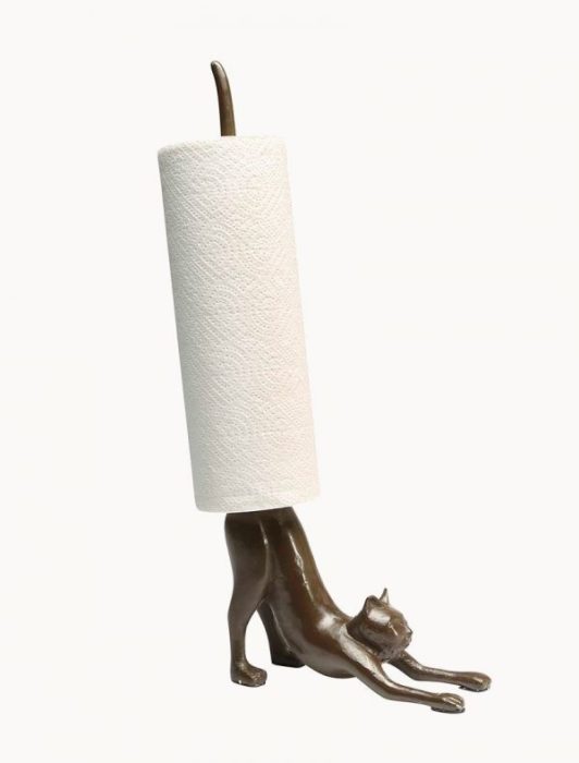 Устойчивый холдер в виде грациозной кошки для сухих полотенец и туалетной бумаги. 