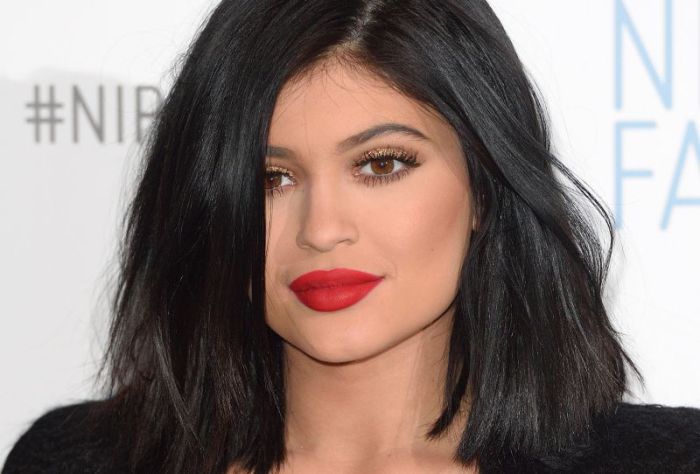 В 2015-м году губы Кайли Дженнер (Kylie Jenner) стали эталоном для многих девушек.