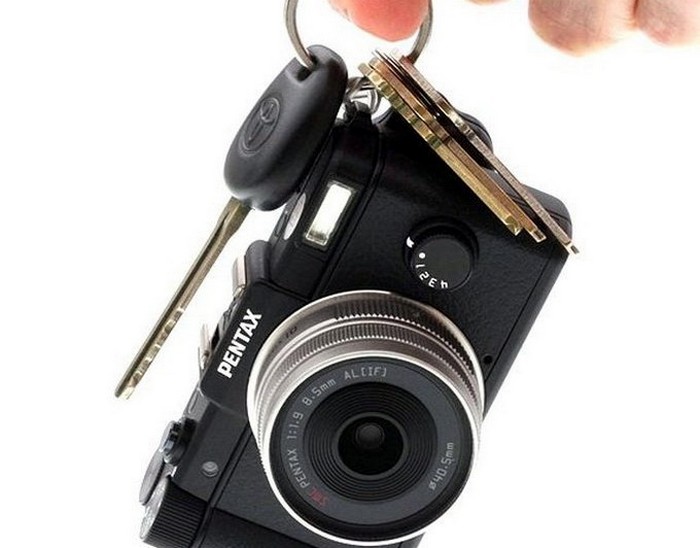Миниатюрная беззеркальная фотокамера Pentax Q