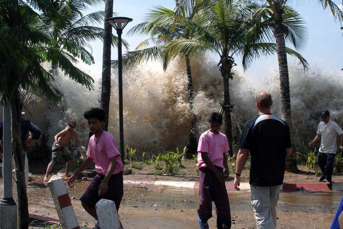 Какая катастрофа и 7 крупнейших стихийных бедствий последнего десятилетия
