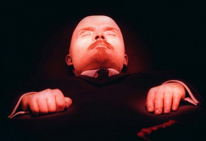 Тело Ленина в Мавзолее