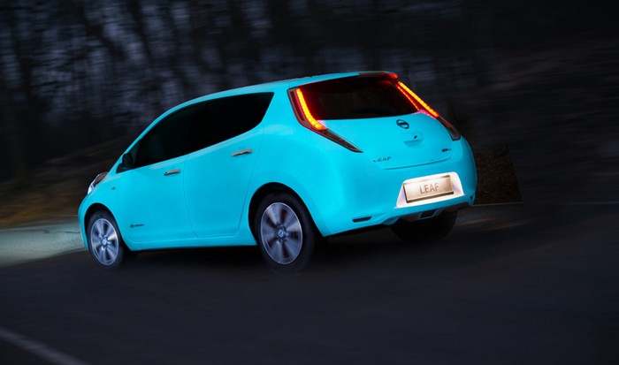 Люминесцентная версия электромобиля Nissan LEAF 