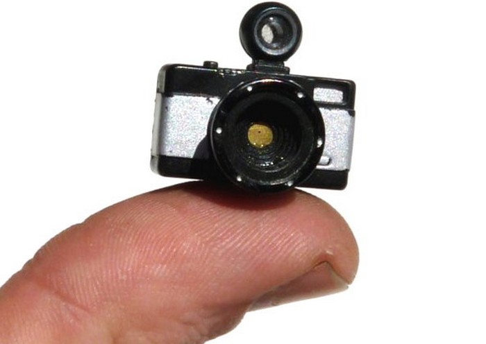 Lomo Camera – фотокамера размером с почтовую марку