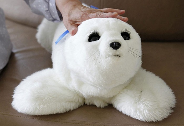 Paro Baby Seal – робот-тюлень для одиноких стариков
