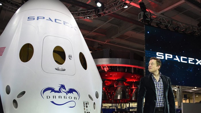 Илон Маск - основатель компании SpaceX