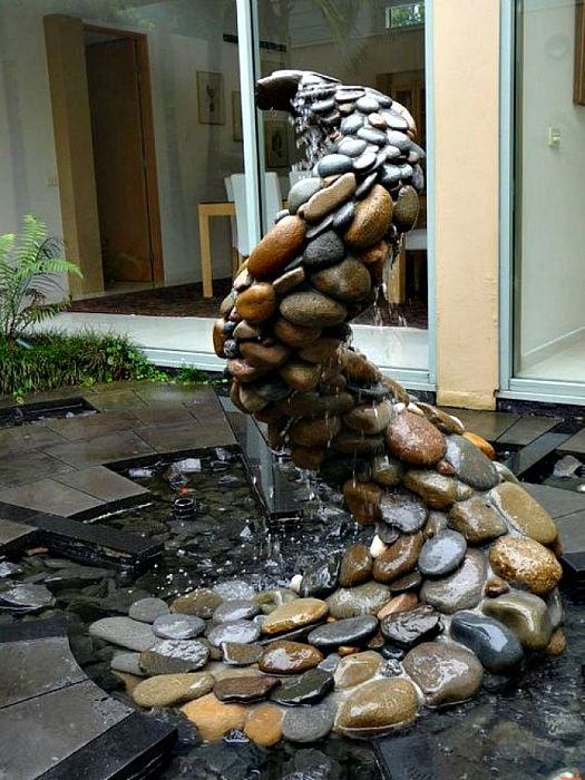 Каменный фонтан.