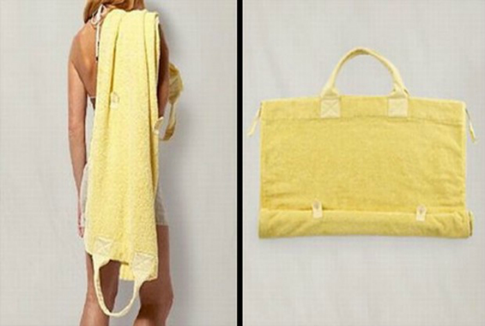 Махровое полотенце, которое складывается и превращается в сумку.