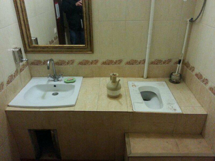 Уникальный общественный туалет.