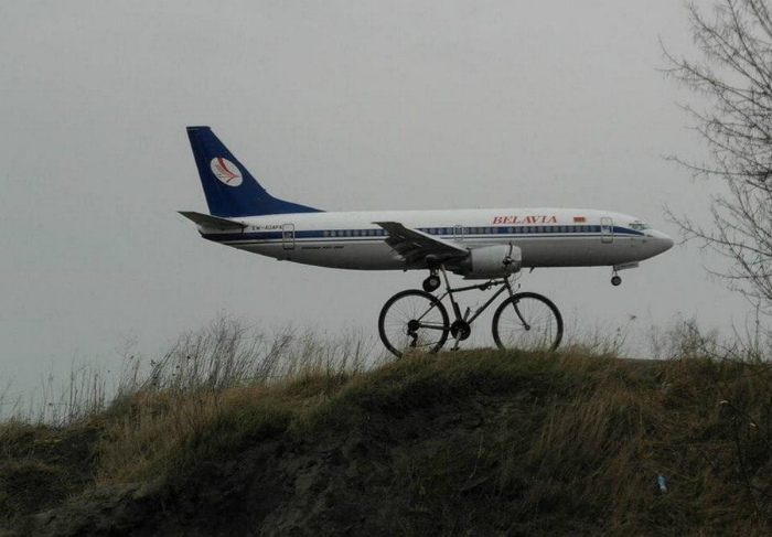 Самолет на велосипеде.