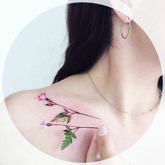 Татуировка: Веточка с цветами
