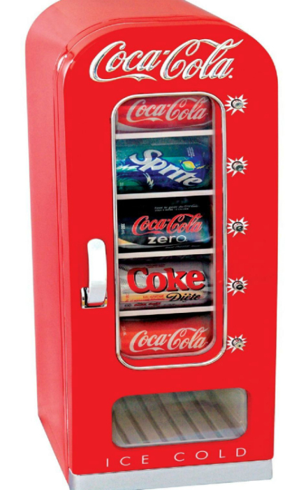 Миниатюрный вендинговый автомат с напитками.