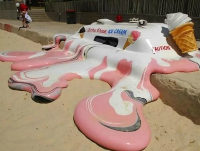 Казус с фургоном мороженого в Австралии. | Фото: Rooster Teeth.