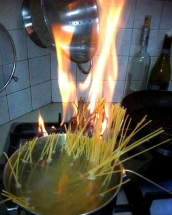 Горящие спагетти.