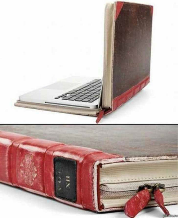 Оригинальная сумка для ноутбука в виде старинной книги.