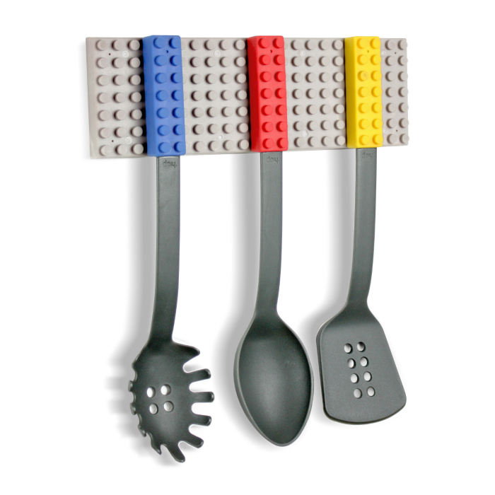 Кухонные инструменты оформленные в стиле LEGO.
