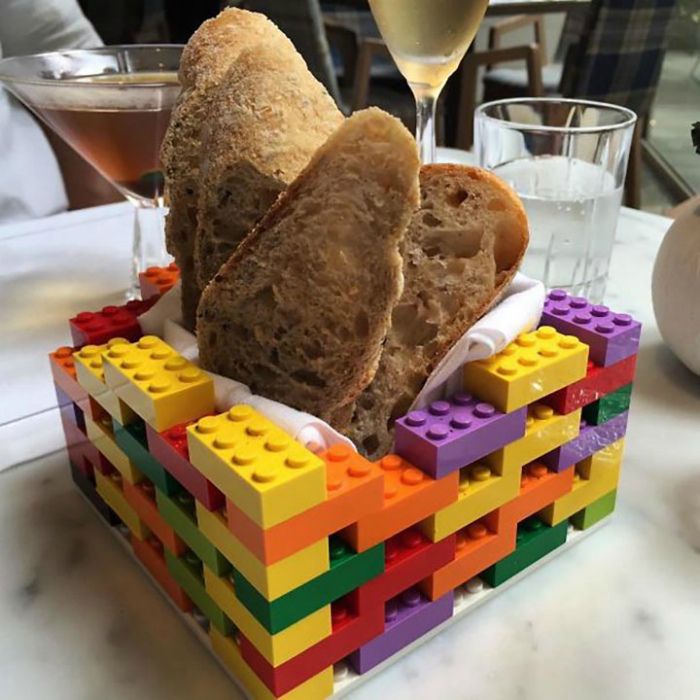 Хлебная тарелка из Лего.