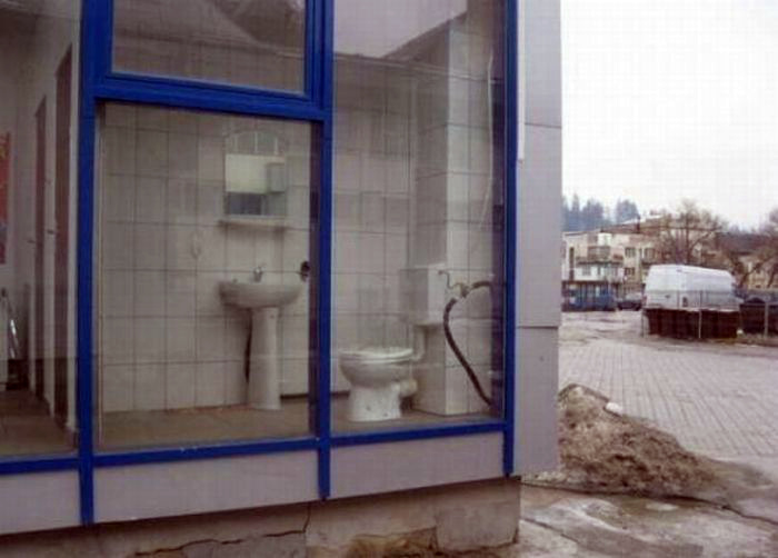 Novate.ru предупреждает, этот туалет не для скромников. | Фото: Quora