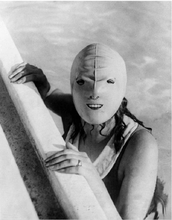 Очаровательная маска для плаванья.